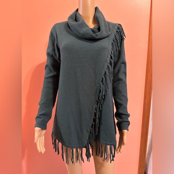 Women’s Sweater Size Small - Picture 3 of 11